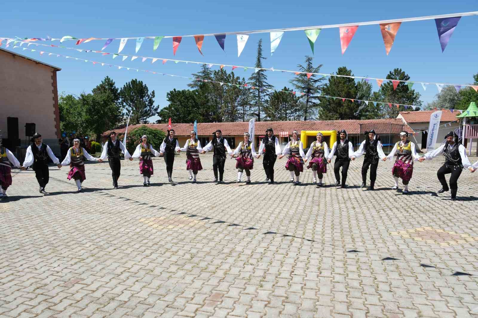Nasreddin Hoca göle maya çaldı, festival başladı
