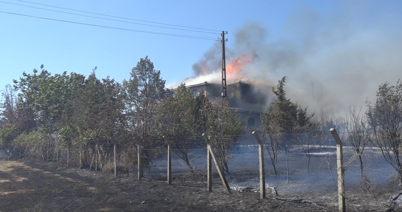 Kırklareli’nde orman yangını: Köye yakın bir ev yandı