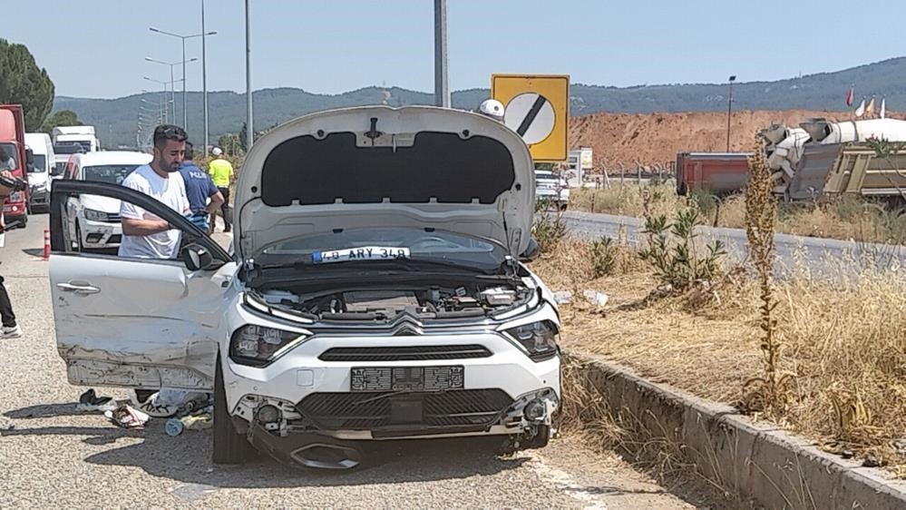 Muğla’da polis araçlarına zarar veren şahıs tutuklandı