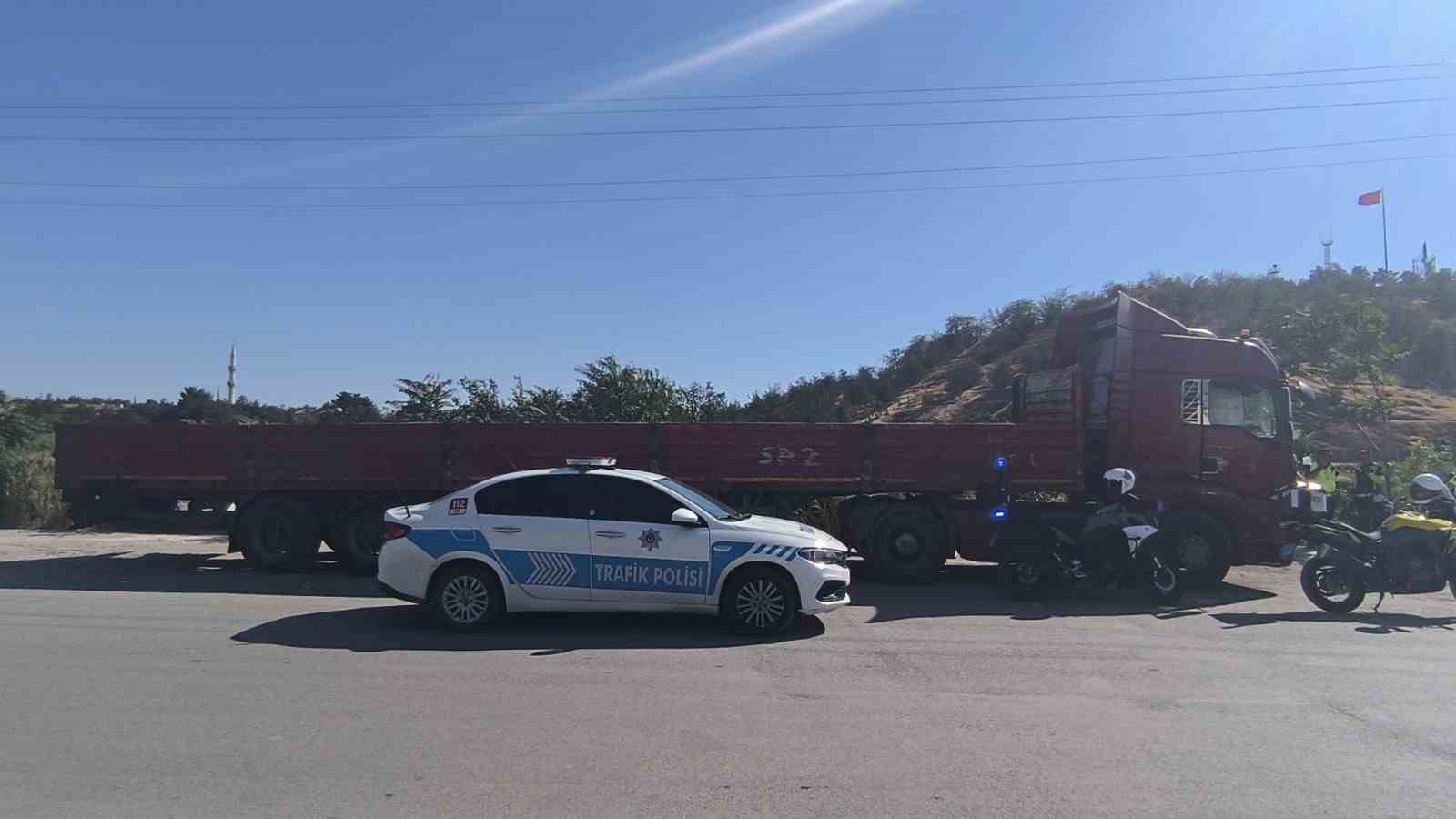 Tırın çarptığı yaya hayatını kaybetti