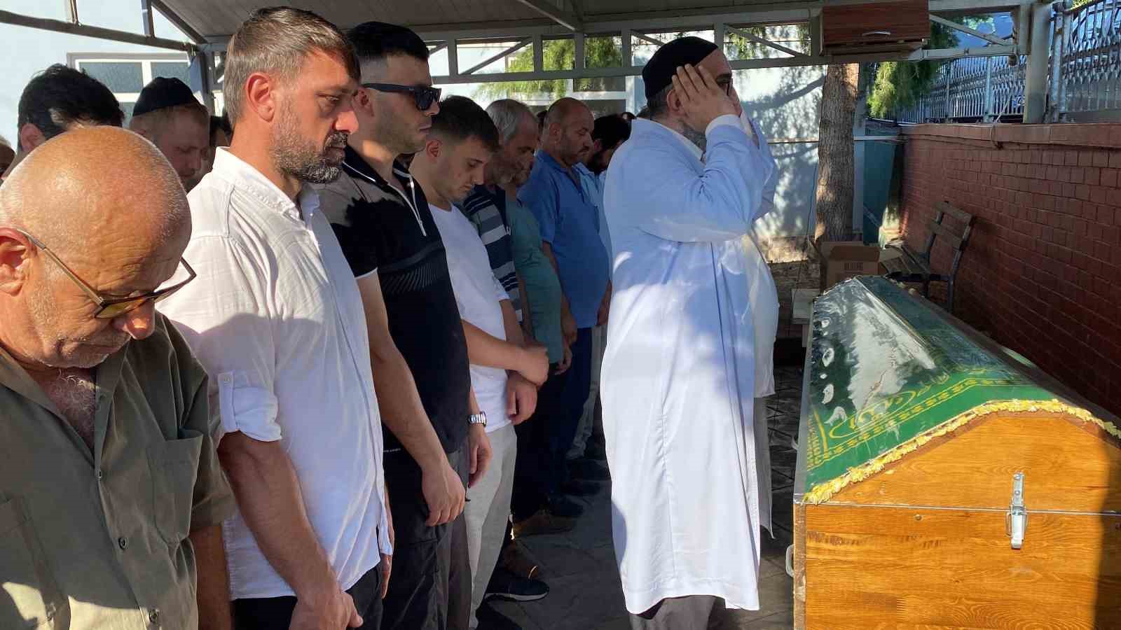 Tüfekle vurulmuştu, 4 günlük yaşam mücadelesini kaybetti: Son yolculuğuna uğurlandı