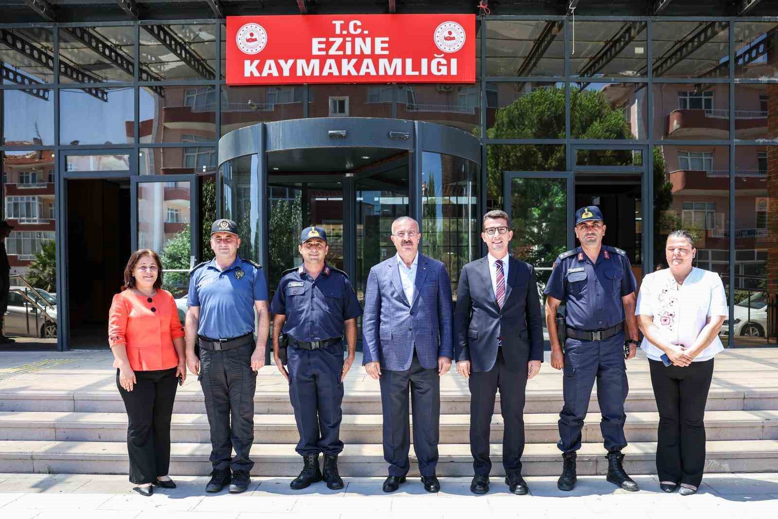 Çanakkale Valisi Toraman, Ezine Kaymakamı Kaptanoğlu ile bir araya geldi