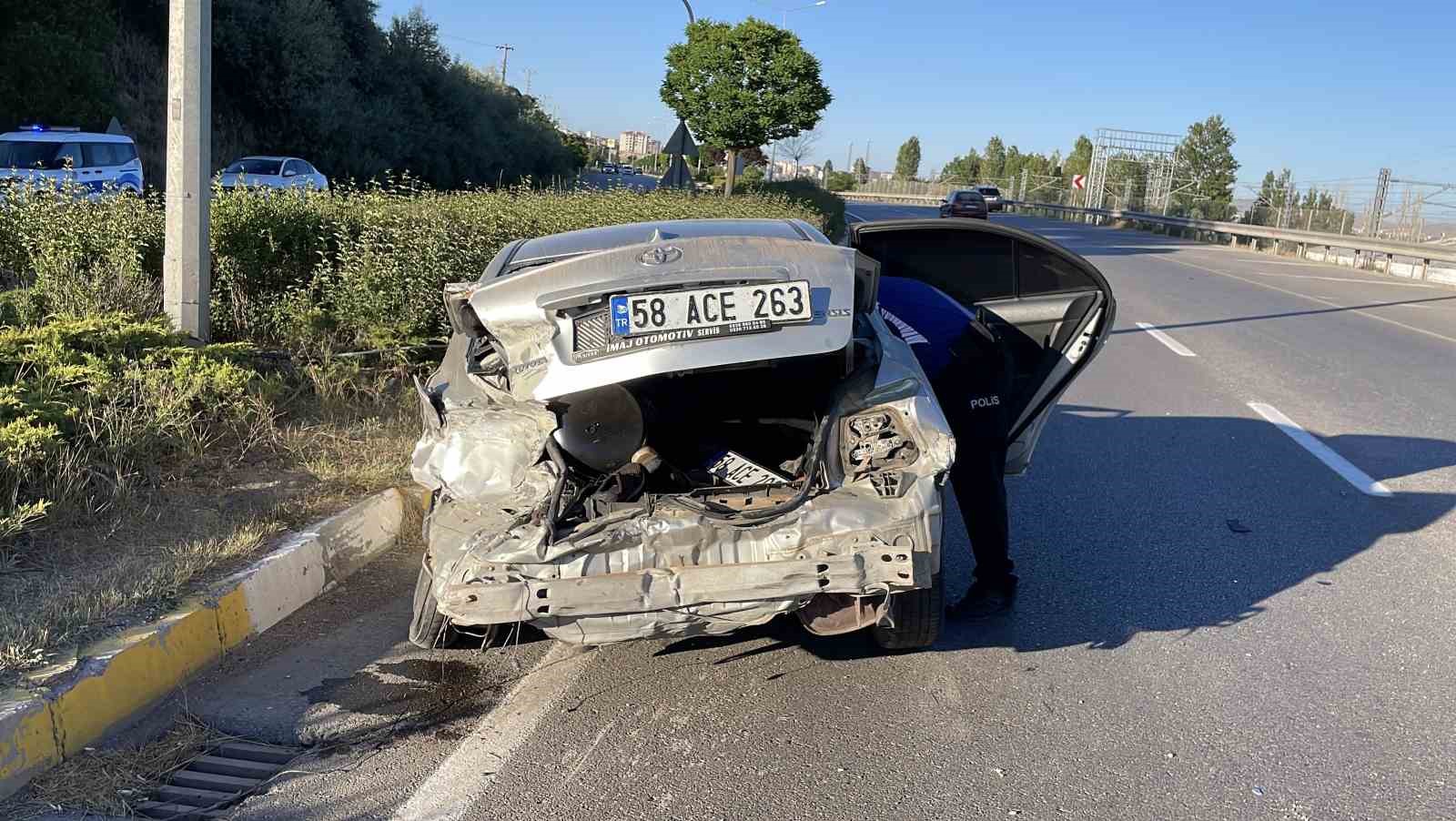 Sivas&rsquo;ta trafik kazası: 2 kişi yaralandı
