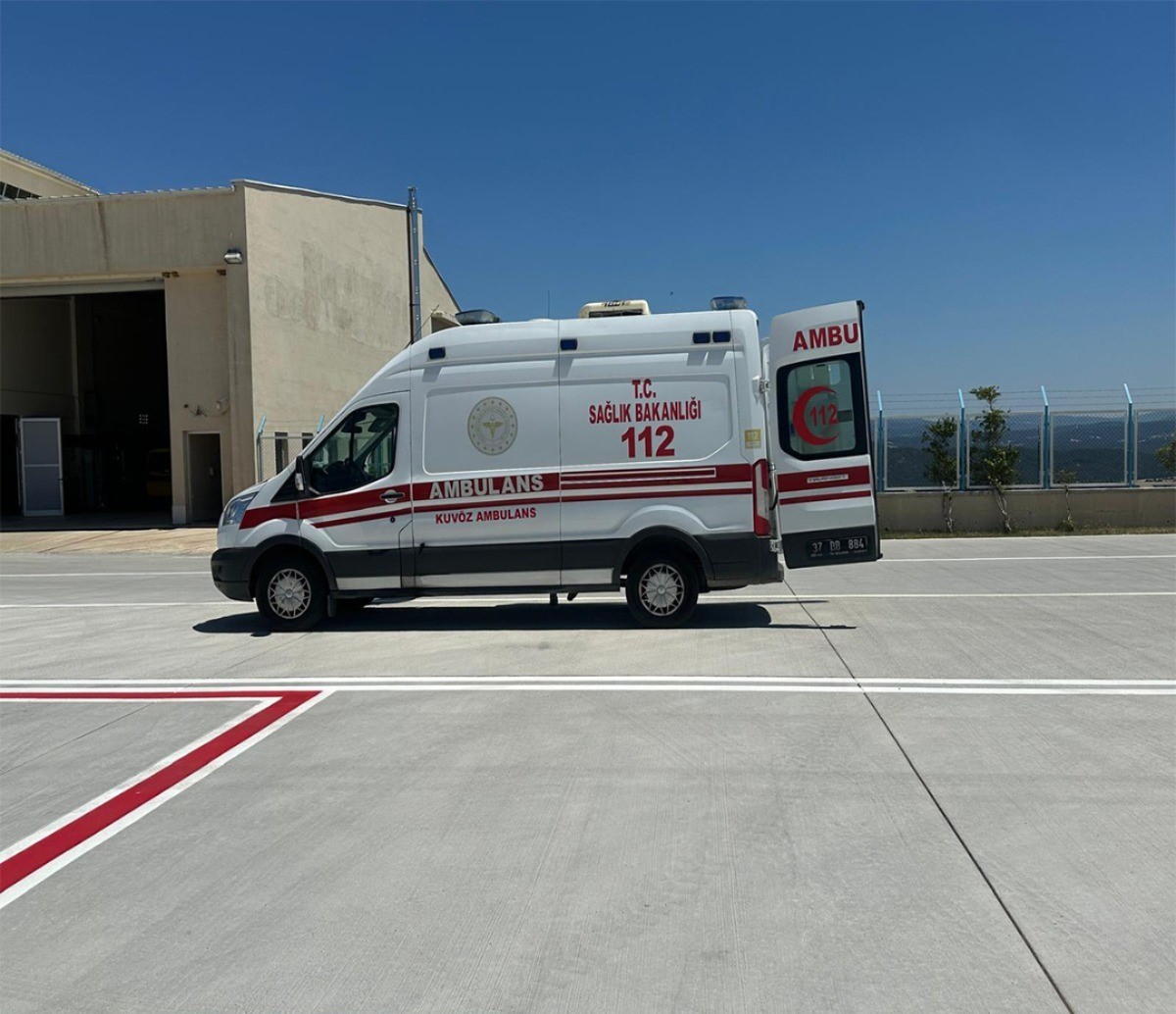 Kazada yaralanan vatandaş, ambulans helikopterle Ankara&rsquo;ya nakledildi
