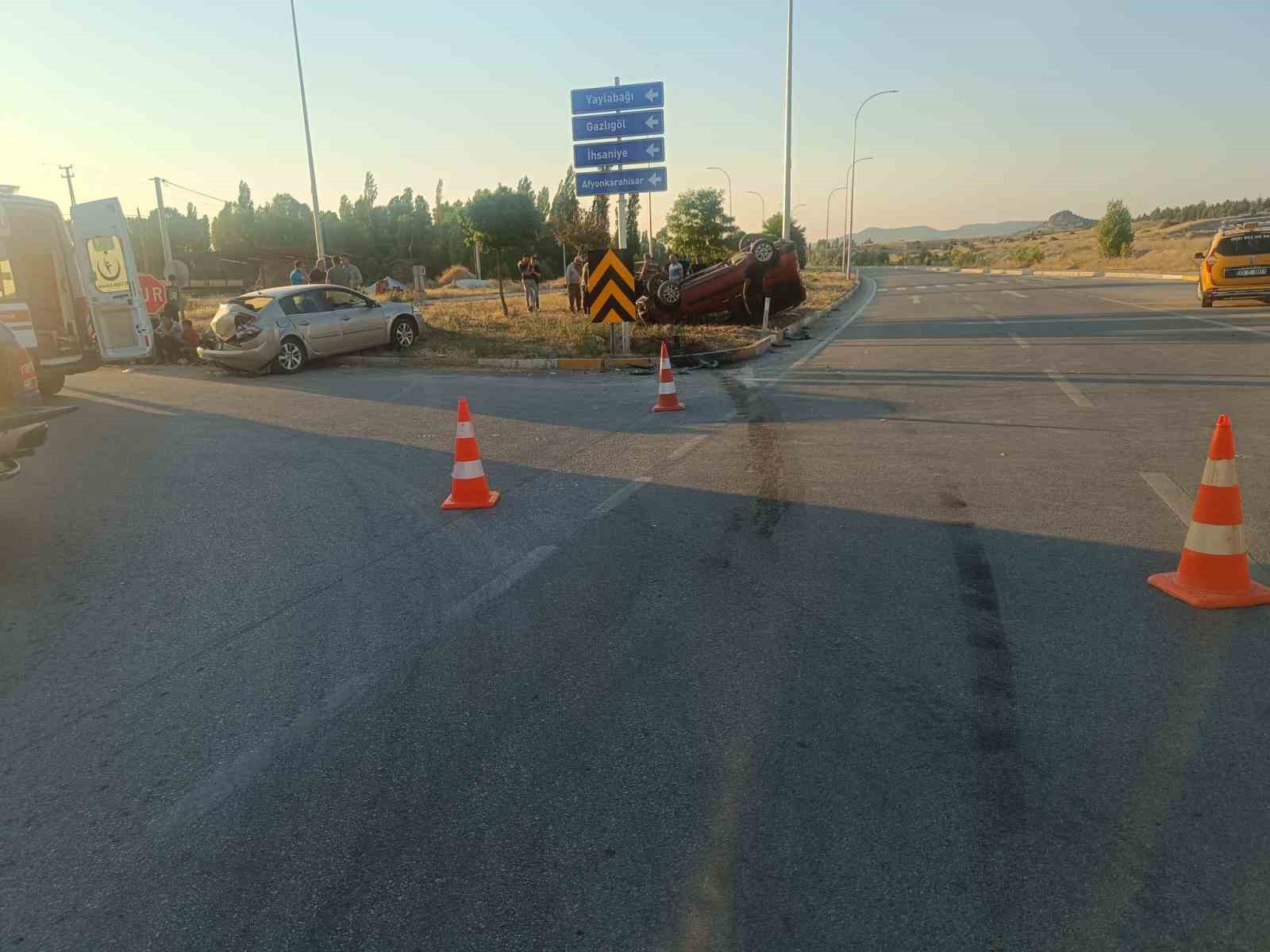 Afyonkarahisar’da trafik kazası: 9 kişi yaralandı