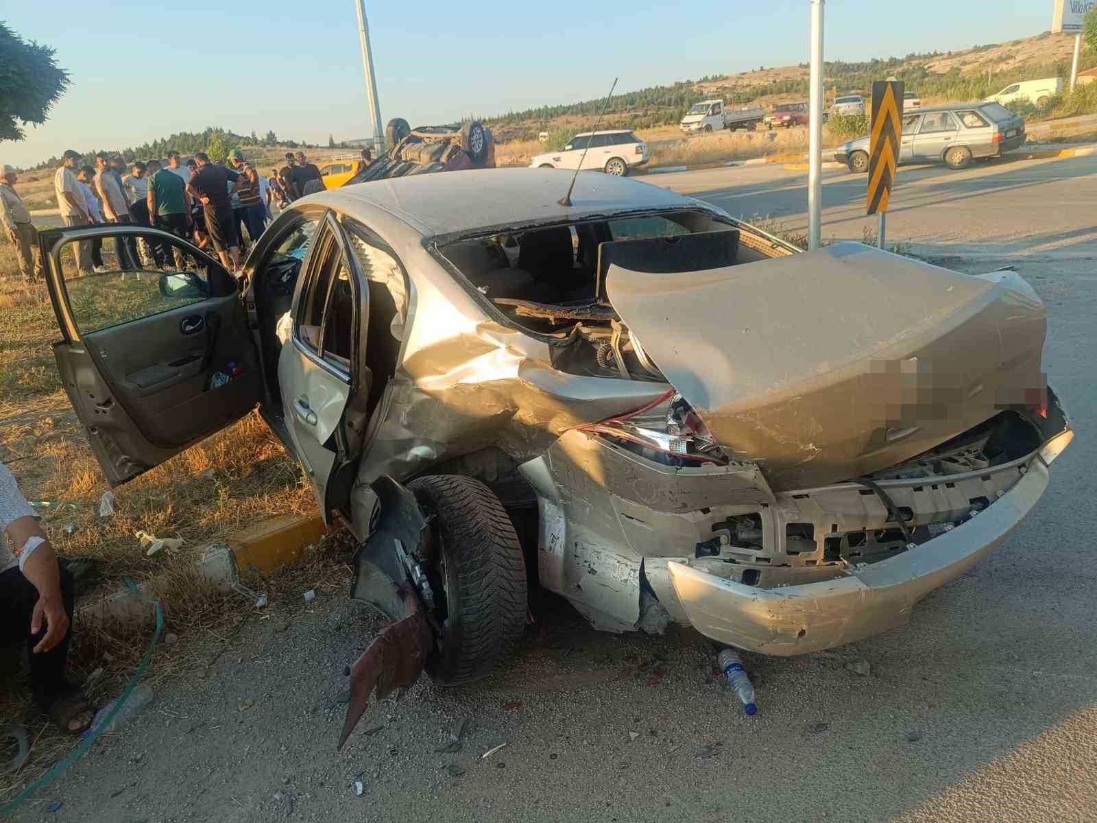 Afyonkarahisar&rsquo;da trafik kazası: 9 kişi yaralandı
