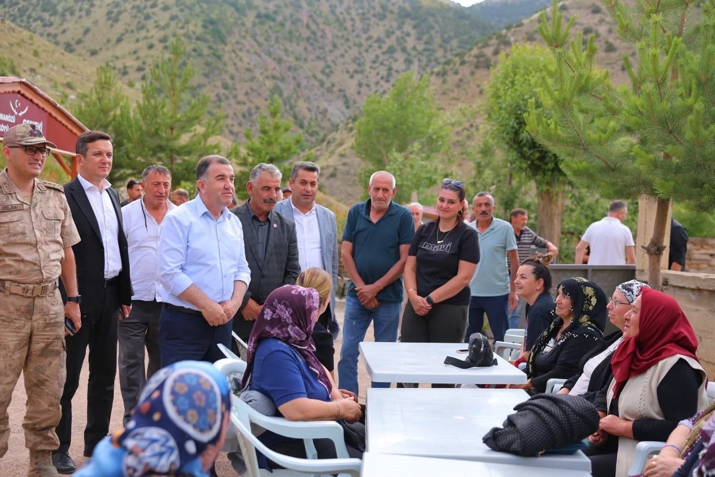 Bayburt’un Harmanözü köyünde aşure programı düzenlendi
