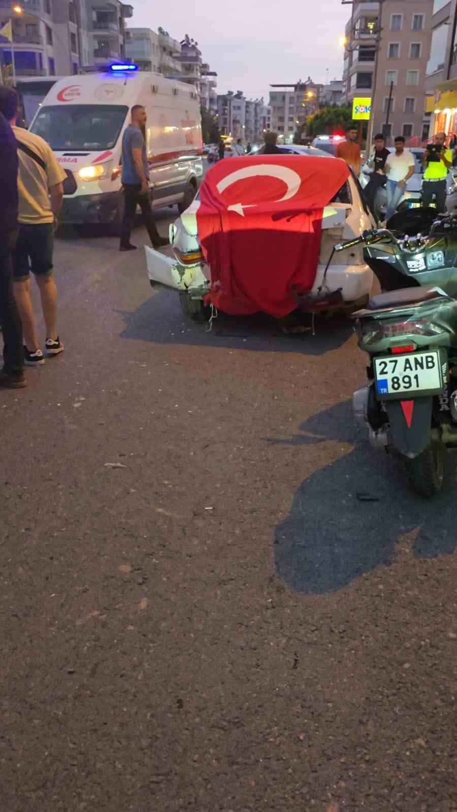 Dörtyol’da asker uğurlama konvoyunda kaza: 1 yaralı