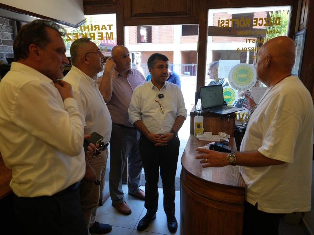 Temiz D&uuml;zce i&ccedil;in sahaya indiler
