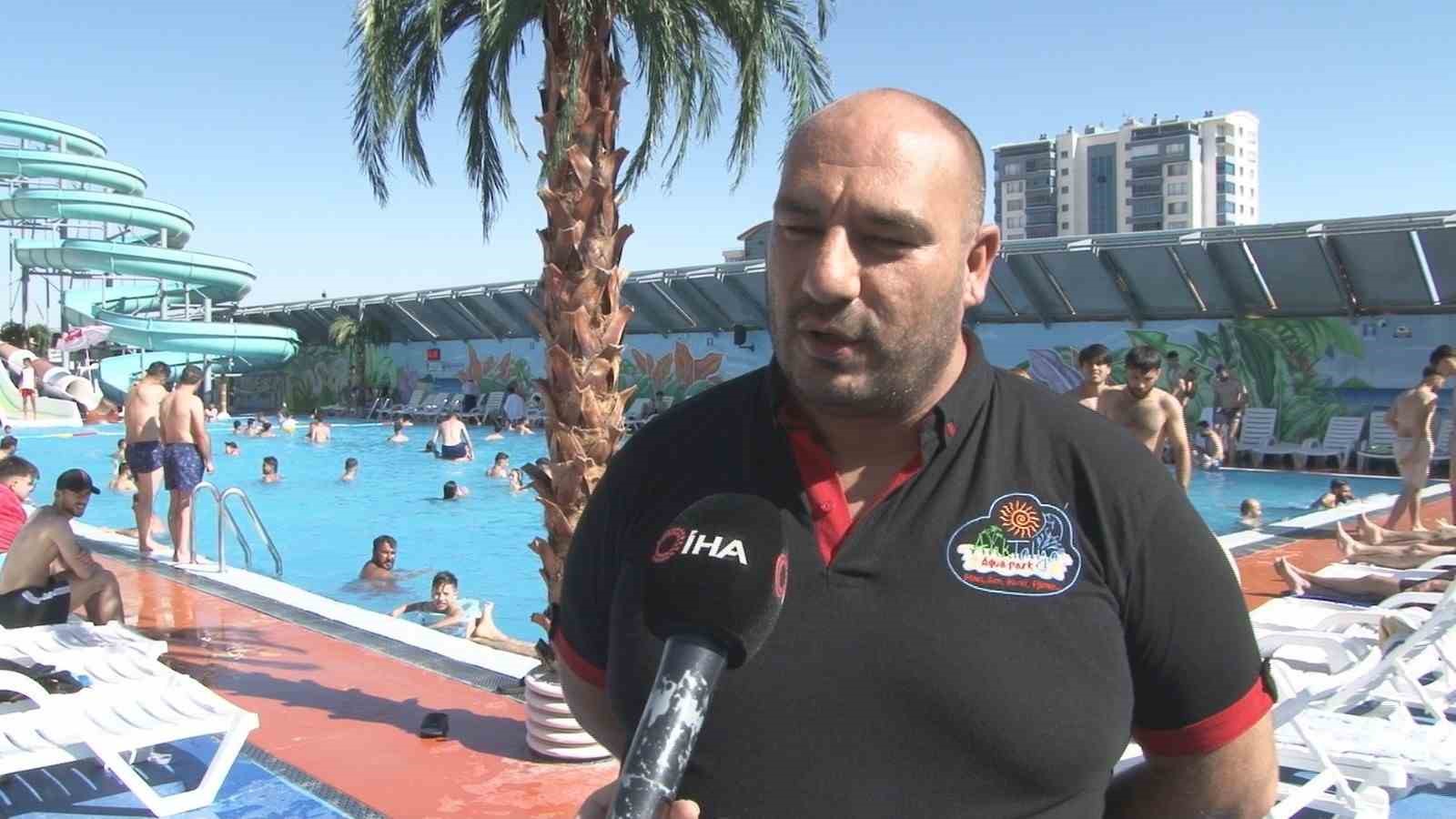 Sıcaktan bunalan Ankaralılar soluğu aquaparklarda aldı