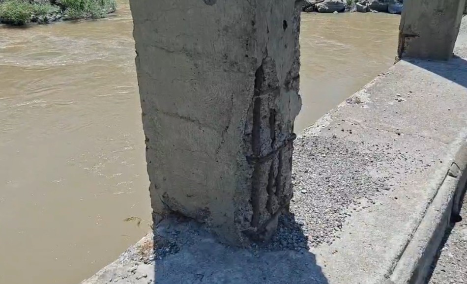 P&uuml;l&uuml;m&uuml;rl&uuml;ler depremde yıkılma riski bulunan Mutu K&ouml;pr&uuml;s&uuml;&rsquo;n&uuml;n yenilenmesini istiyor
