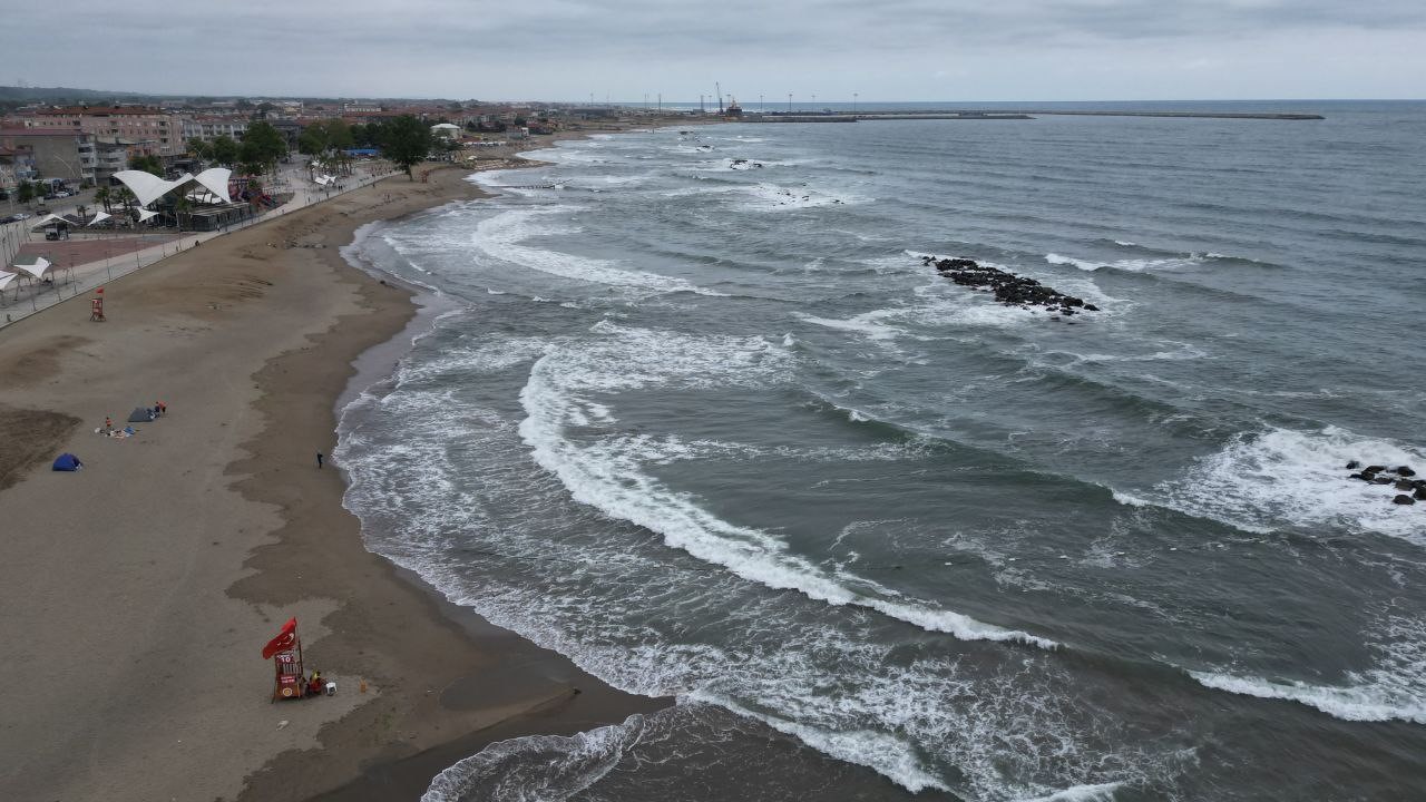 Sakarya&rsquo;nın iki il&ccedil;esinde denize girmek yasaklandı
