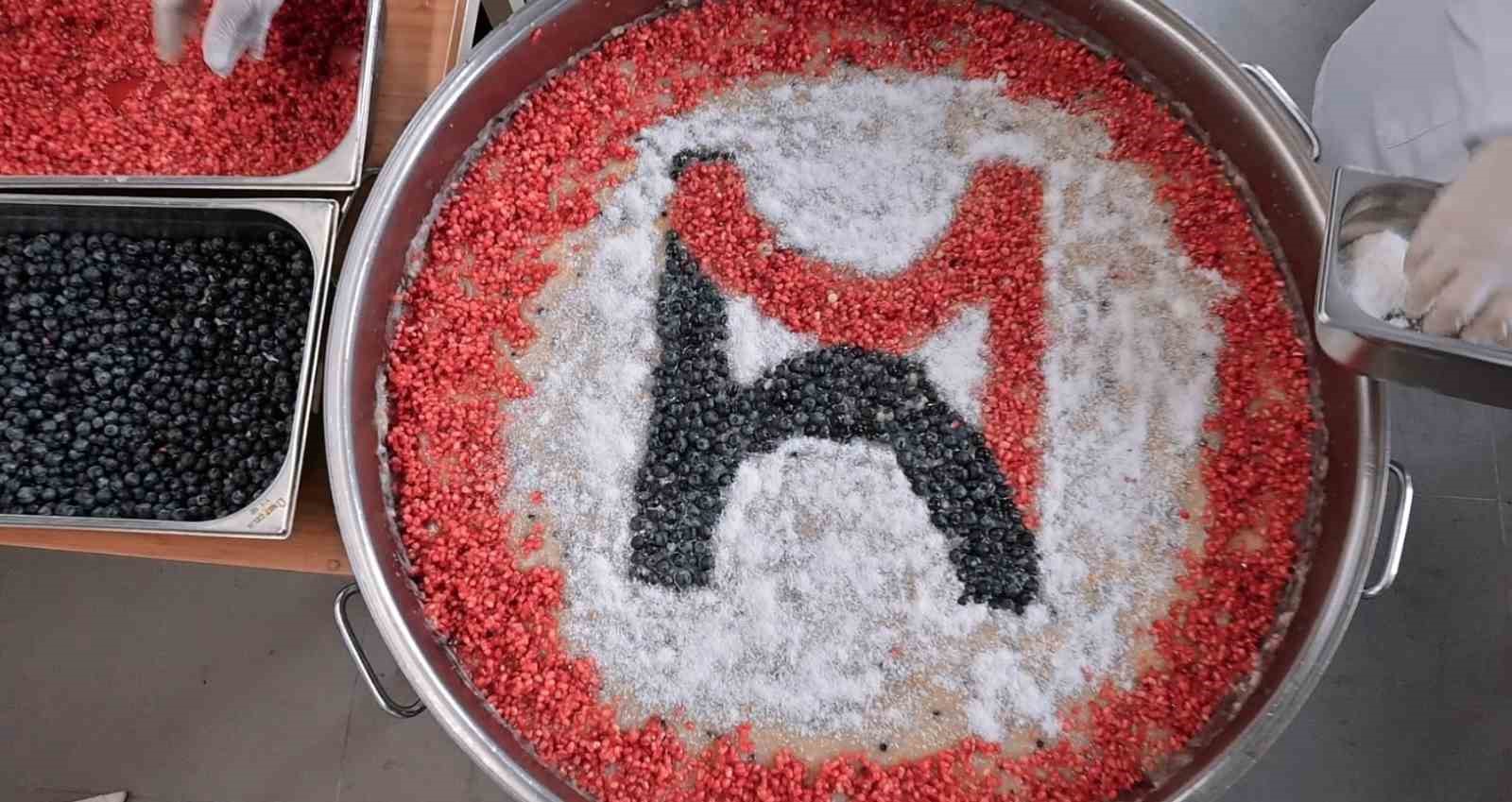 Hastanede vatandaşlara aşure ikramı
