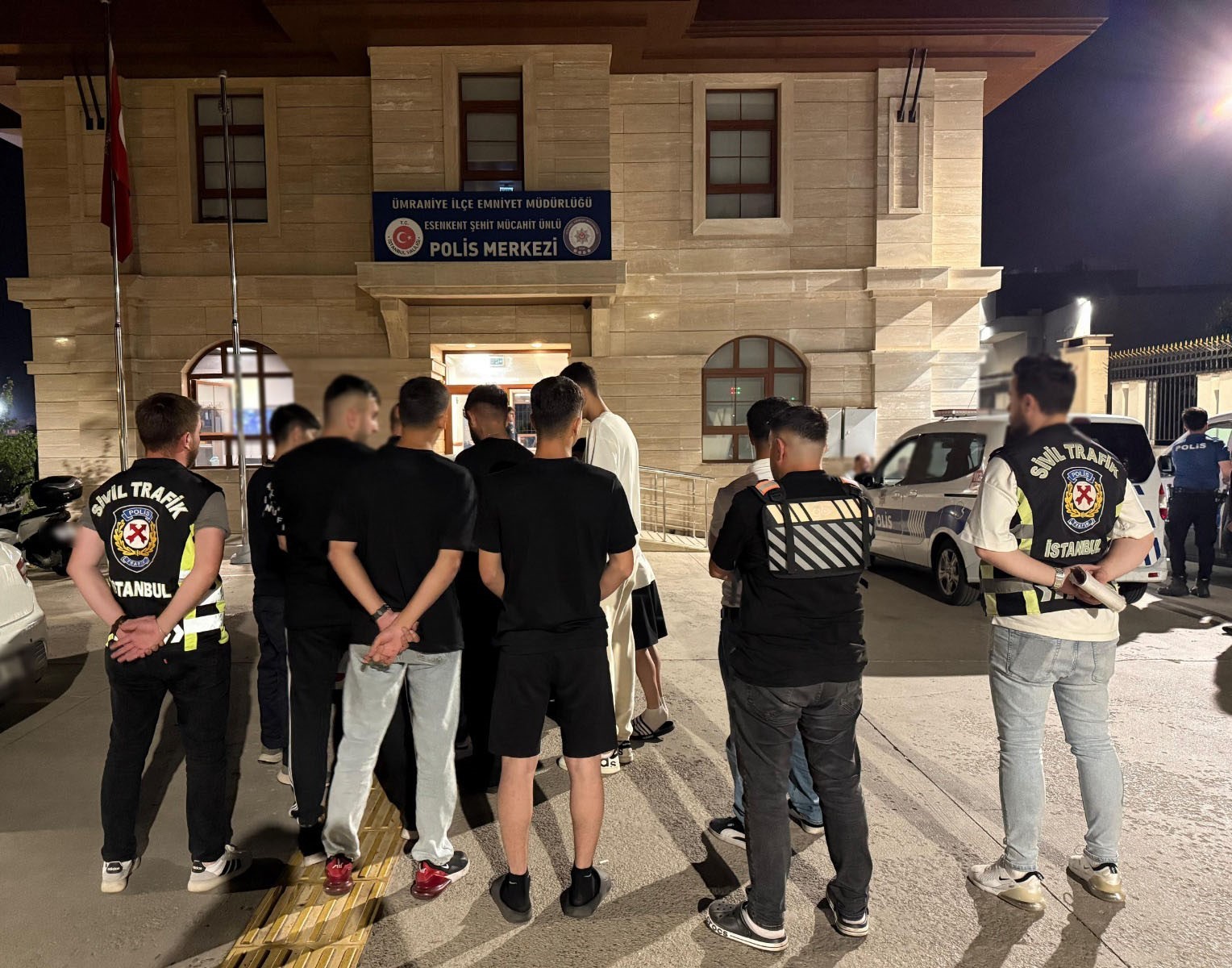 Ümraniye’de konvoy yapan 9 sürücüye 165 bin 795 TL para cezası kesildi