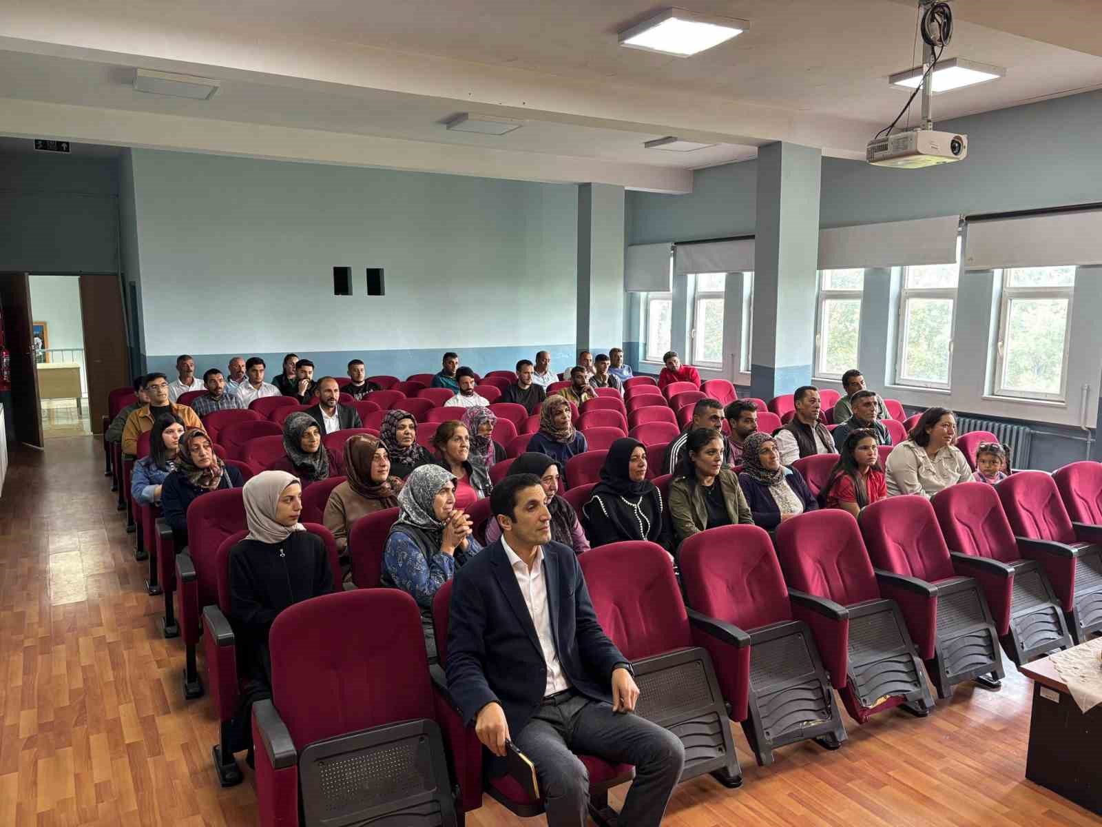 Susuz&rsquo;da İşg&uuml;c&uuml; Uyum Programı Toplantısı ger&ccedil;ekleştirildi
