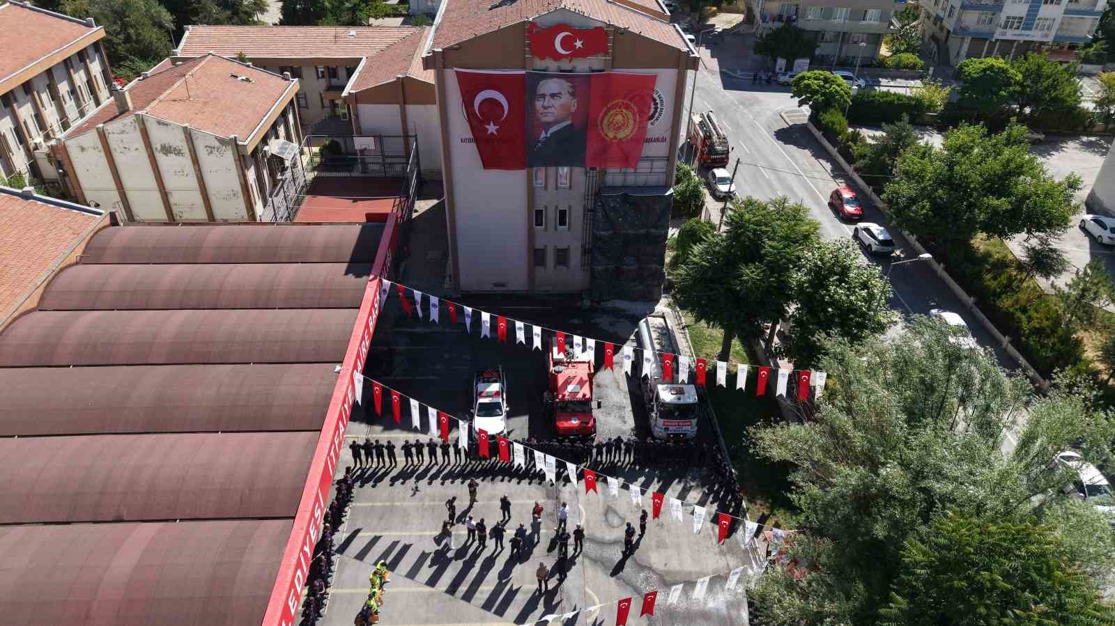 Başkan Büyükkılıç’tan itfaiye personeline: "İyi ki varsınız"