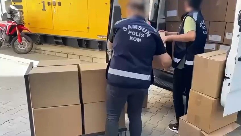 Samsun’da takip sonucu durdurulan araçta 1 milyon 610 bin kaçak makaron ele geçirildi
