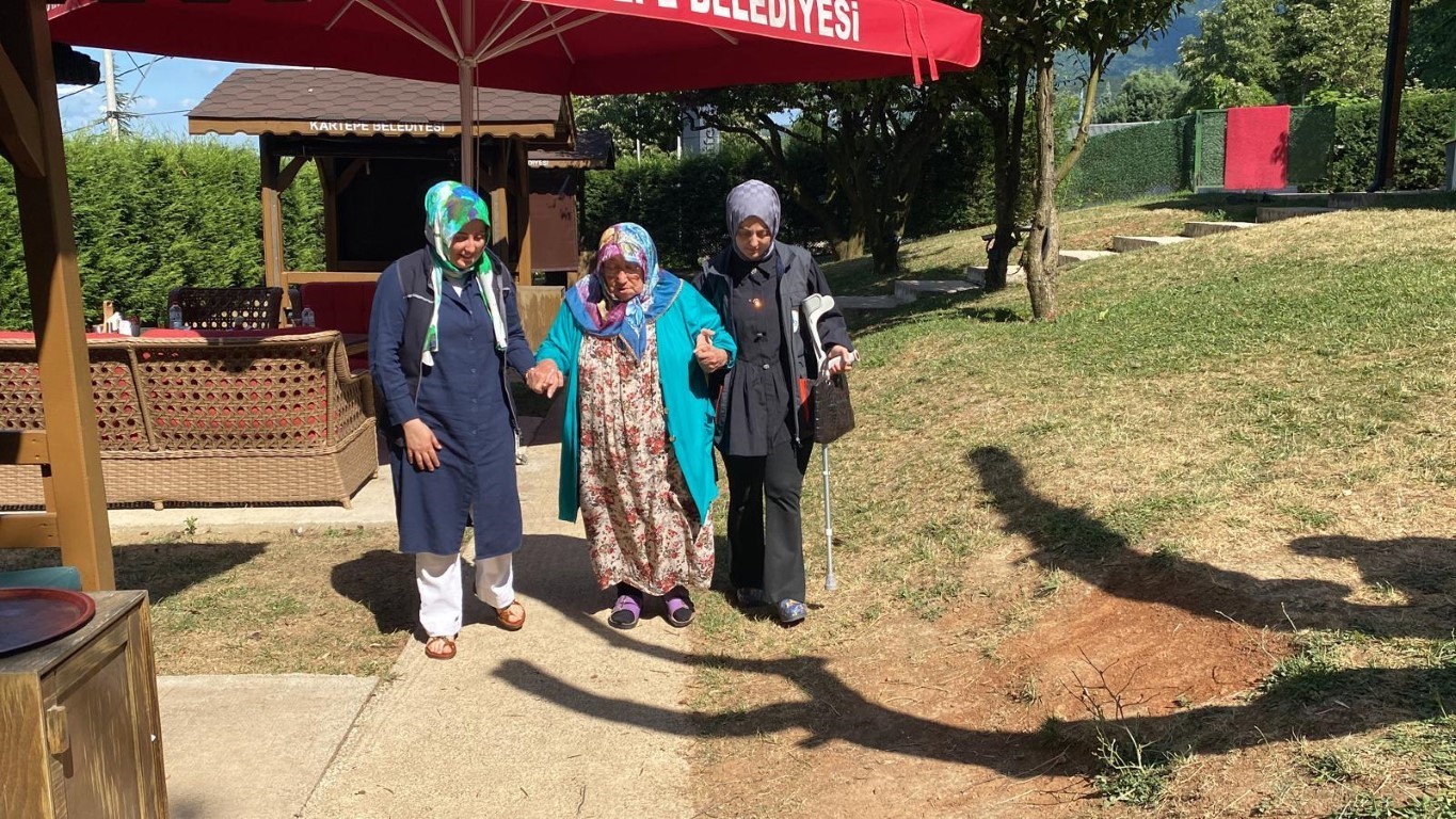 &rsquo;Alo Evlat Sağlık Kul&uuml;b&uuml;&rsquo; hayata dokunmaya devam ediyor
