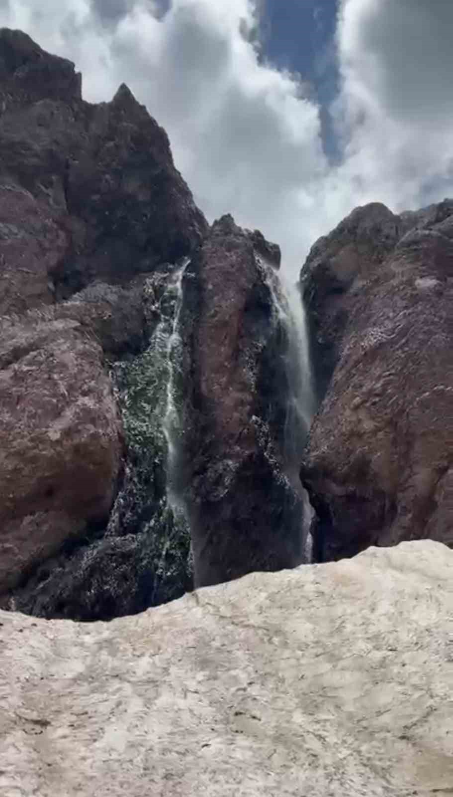 3 bin 500 rakımlı Sat G&ouml;lleri&rsquo;nde doğa y&uuml;r&uuml;y&uuml;ş&uuml;
