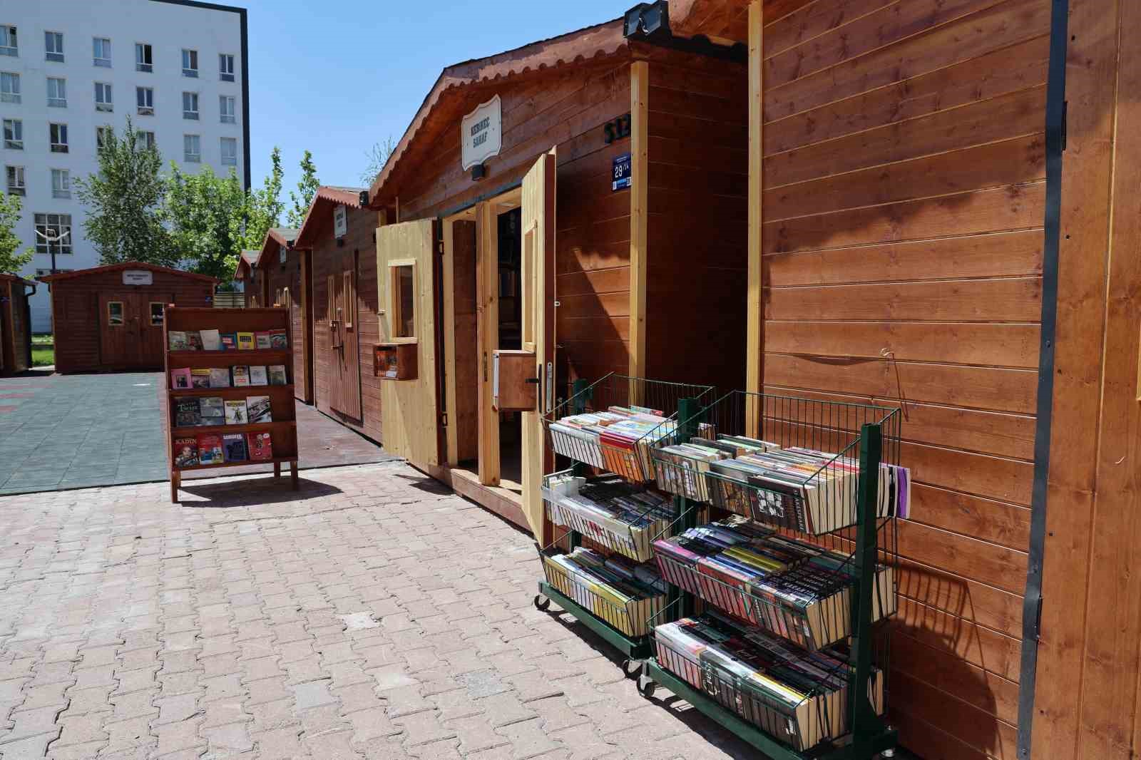 Talas&rsquo;ta kitap kokusu bu &ccedil;arşıdan yayılacak
