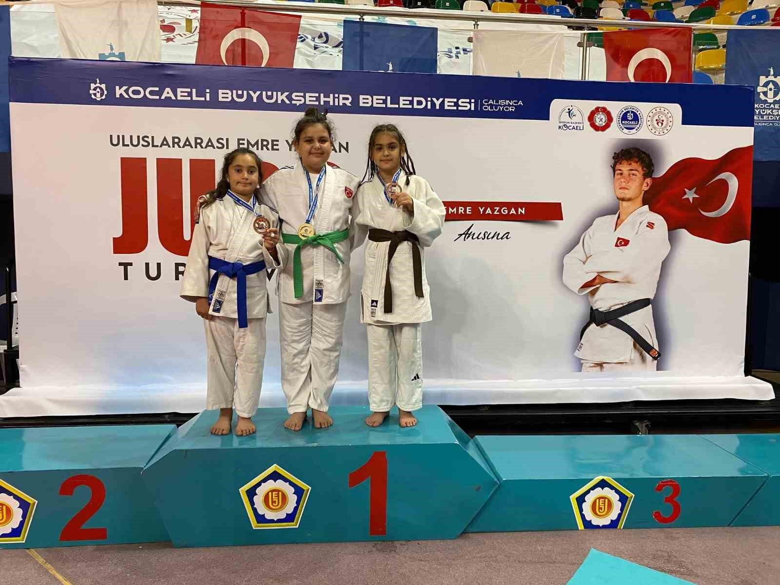 Yunusemre’nin süper minikleri Manisa’yı gururlandırdı