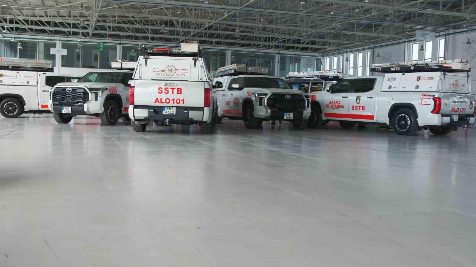 Yerli üretim arama-kurtarma araçları teslim edildi