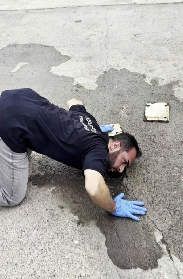 Kanala düşen yavru köpek için zamanla yarıştılar