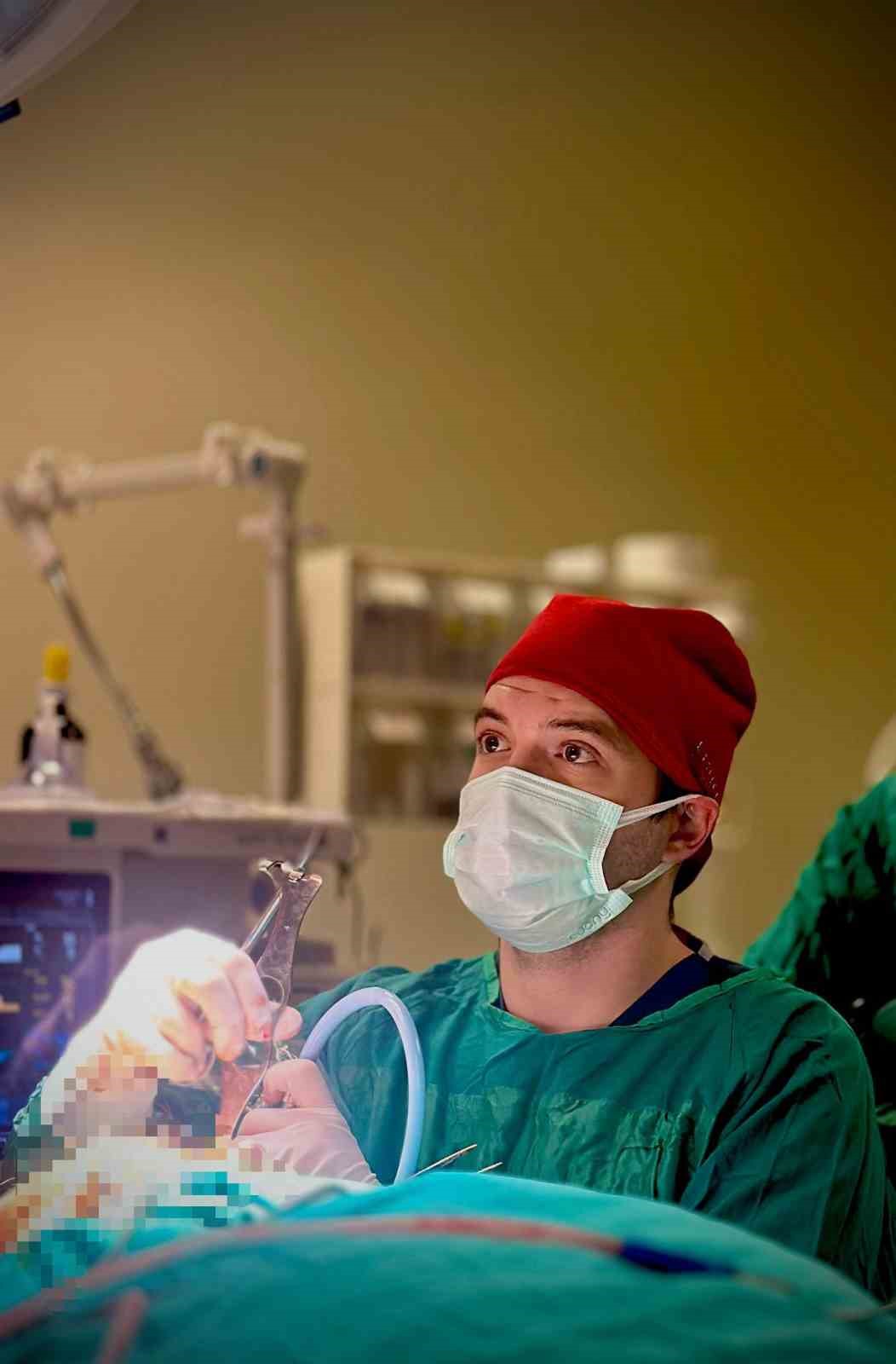 20 yıllık burun deformasyonu Siirt’te giderildi