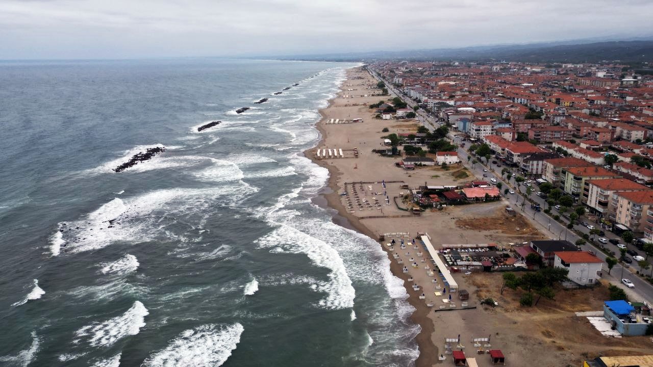 Karasu’da da denize giriş yasaklandı
