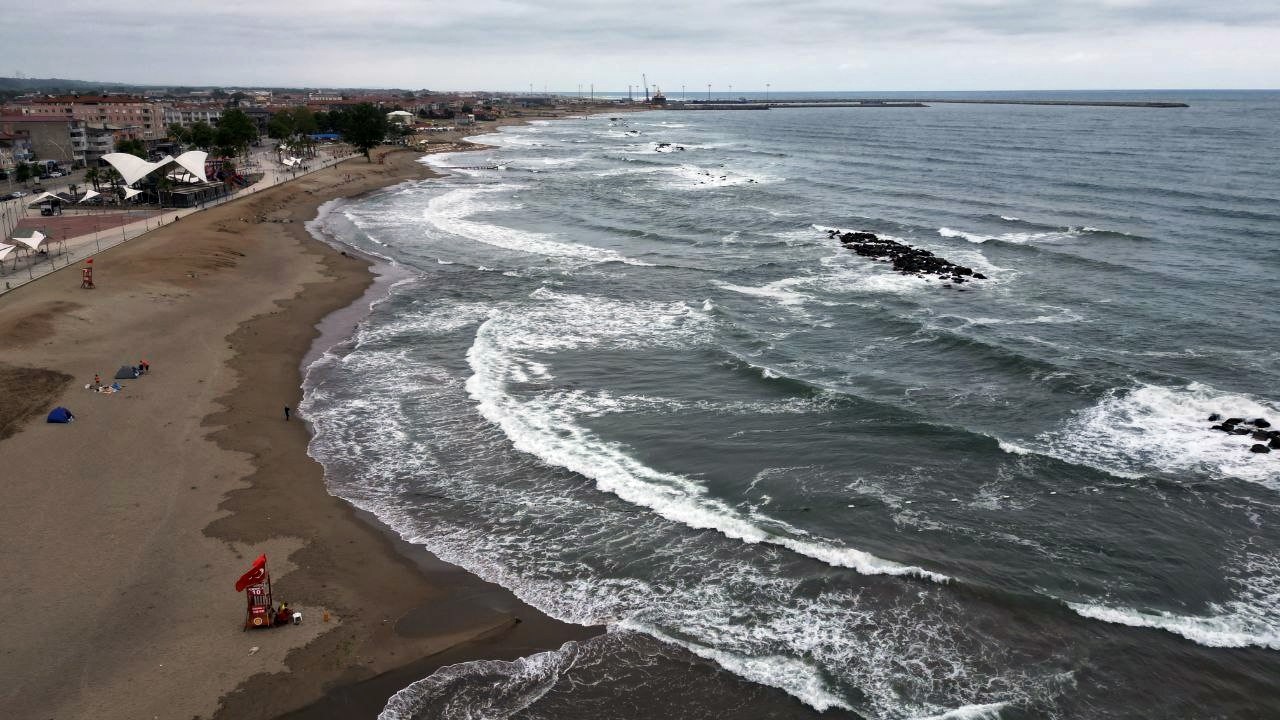 Karasu’da da denize giriş yasaklandı