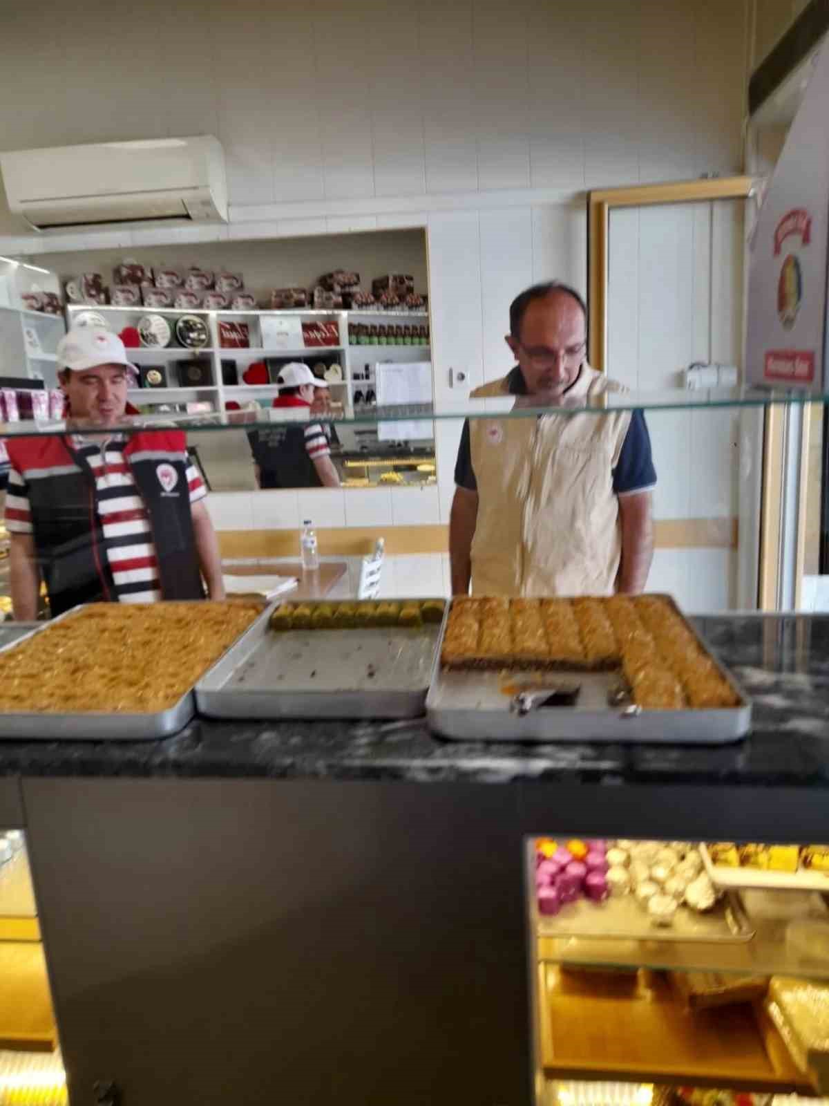 Koçarlı’da tatlı ve dondurma işletmelerine eş zamanlı denetim