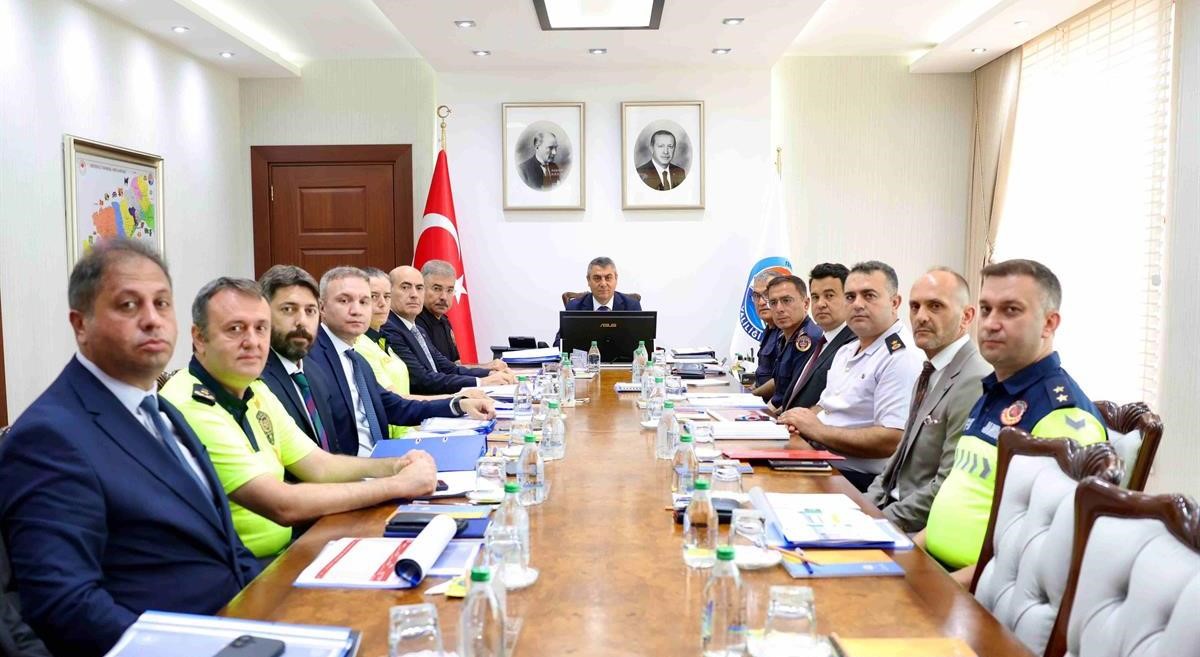 Mersin’de Asayiş Değerlendirme Toplantısı gerçekleştirildi