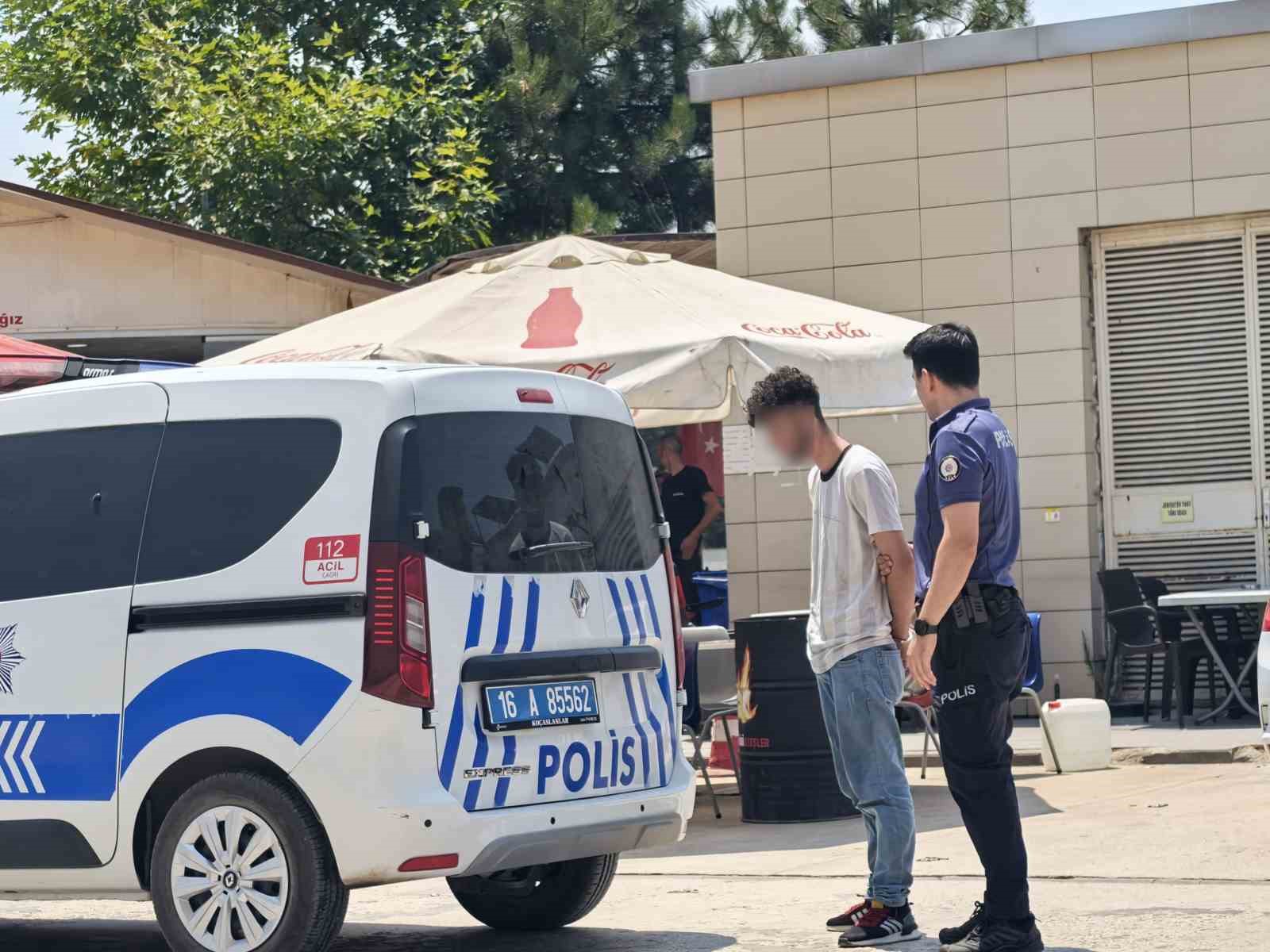 Kendini serinletmeyen bah&ccedil;ıvanı darp etti
