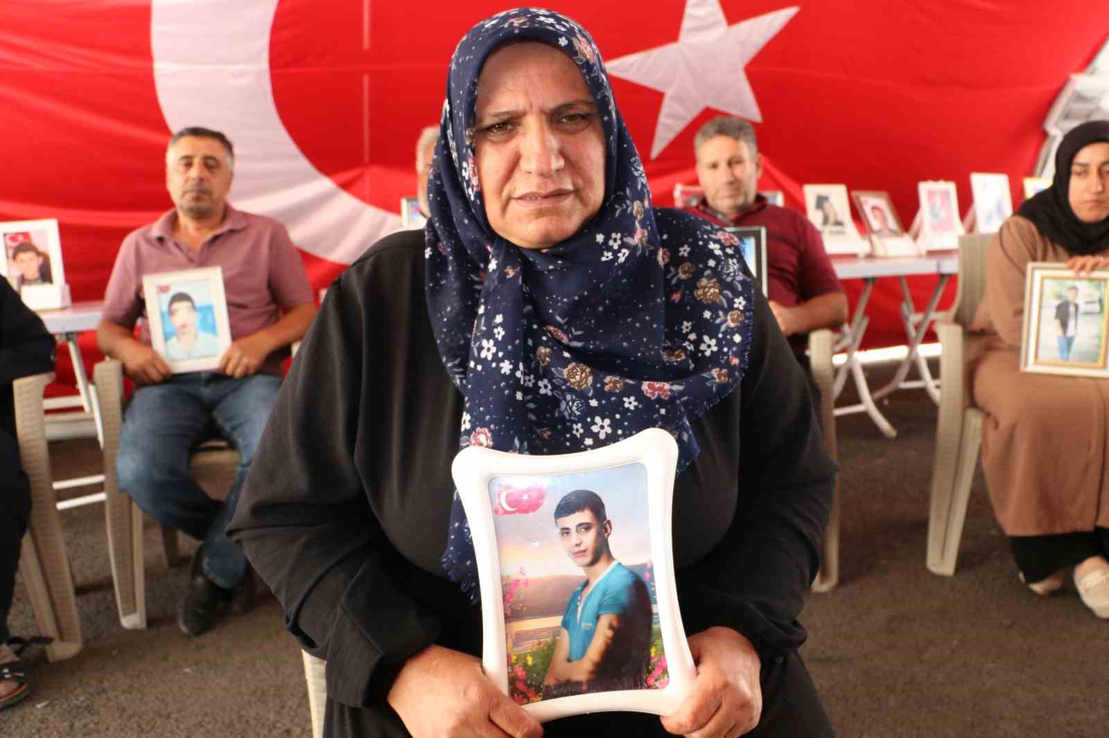 Diyarbakırlı aileler silah bırakma s&uuml;recinden umutlu
