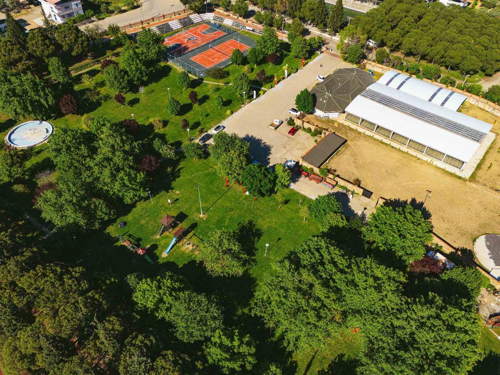 Yenilenen Pamuk&ouml;ren Spor Tesisleri gen&ccedil;lerin hizmetine a&ccedil;ıldı
