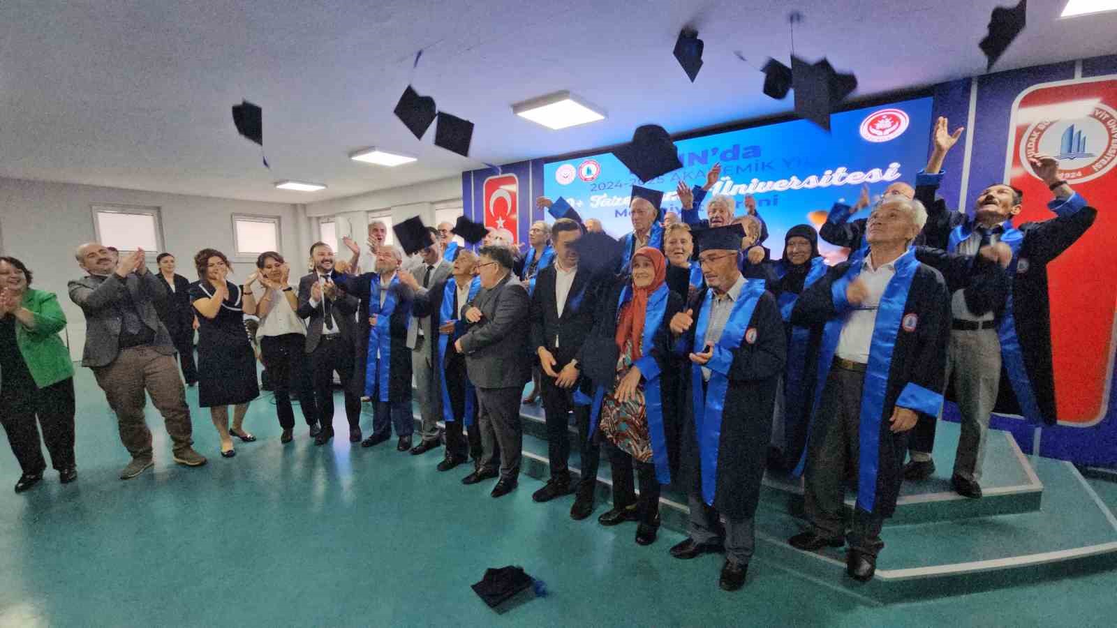 BEUN Tazelenme Üniversitesi’nde mezuniyet sevinci