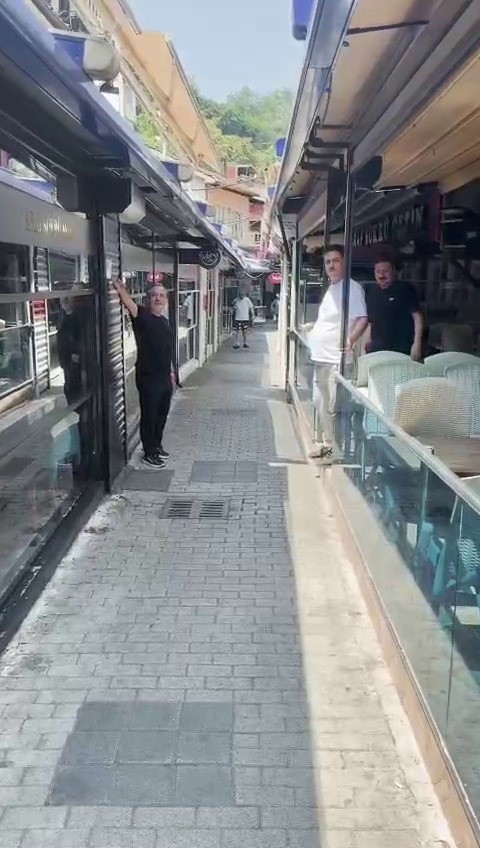 Bursa&rsquo;nın pop&uuml;ler eğlence sokağında bir&ccedil;ok işletme m&uuml;h&uuml;rlendi
