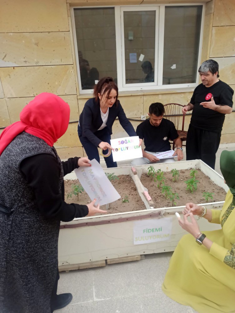 Sincan Belediyesi’nin engelli kursiyerlerinden ilham veren başarı