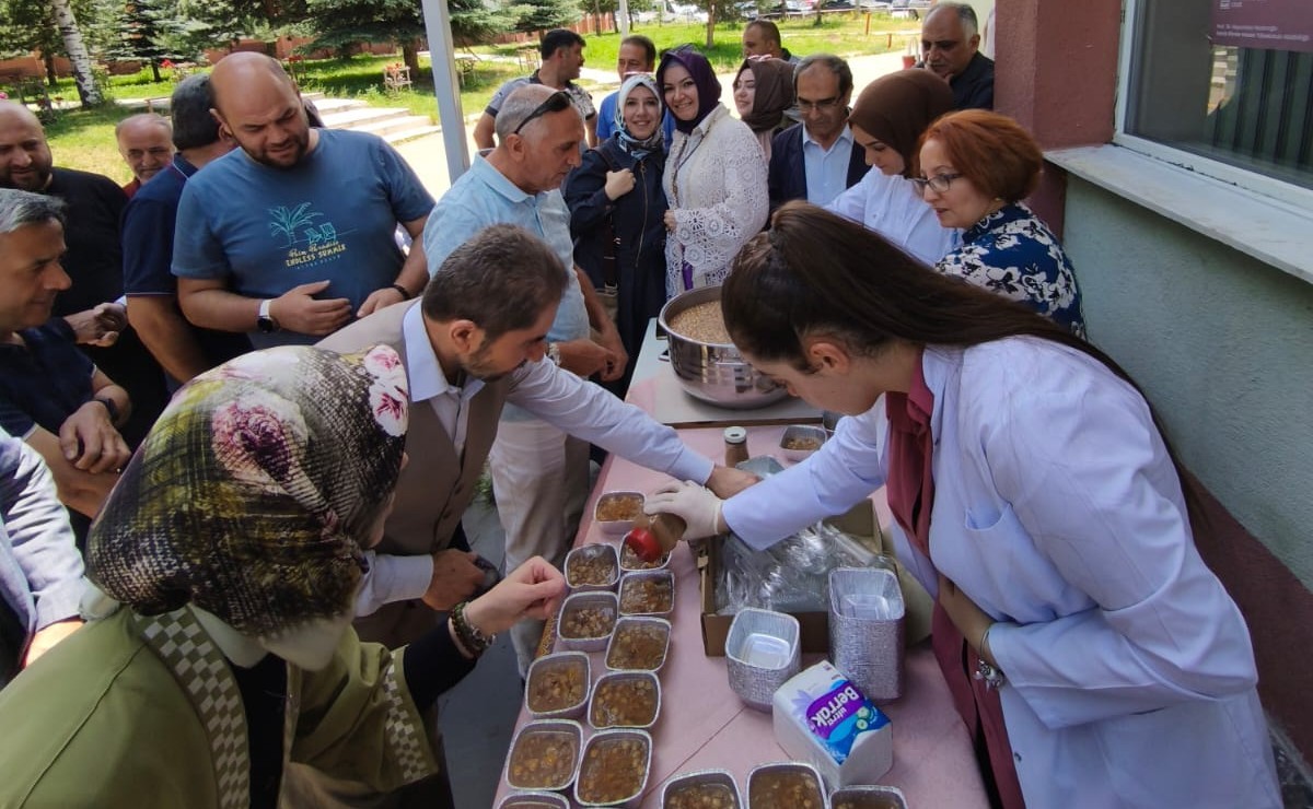 Teknik Meslek Yüksekokulundan Muharrem ayına özel aşure ikramı