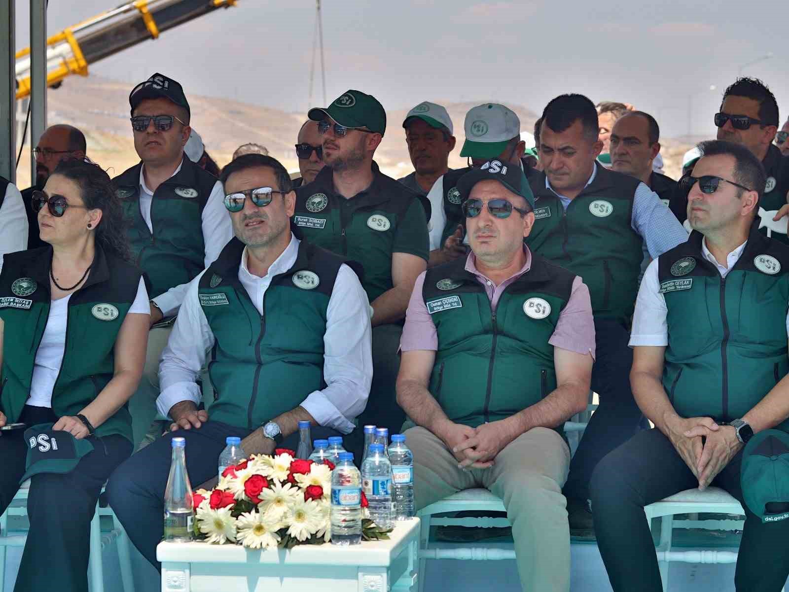 Ankara’da ‘Çamlıdere-İvedik İçme Suyu İsale Hattı Yenileme Projesi’nin temeli atıldı