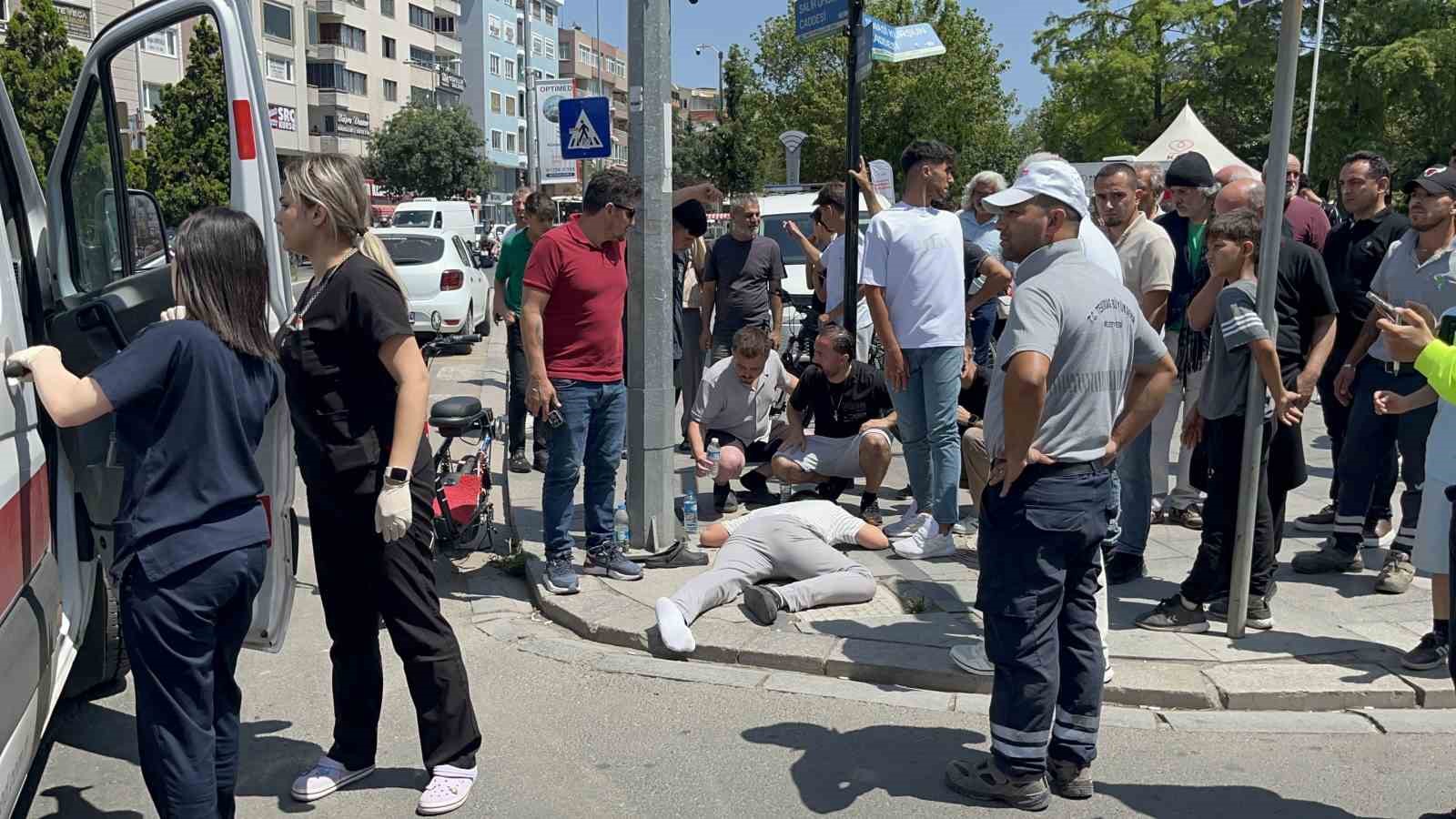 Otomobille çarpışan elektrikli bisikletli çocuk yaralandı