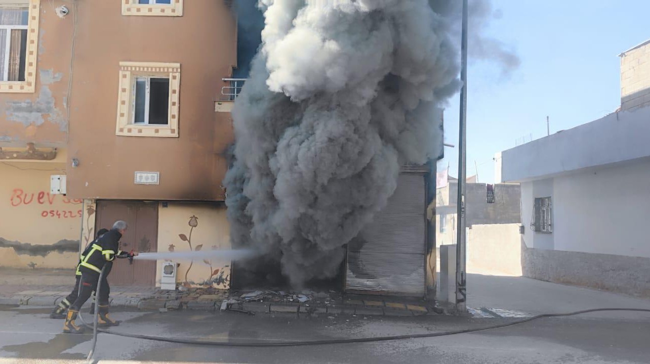 Depo yangını korkuttu