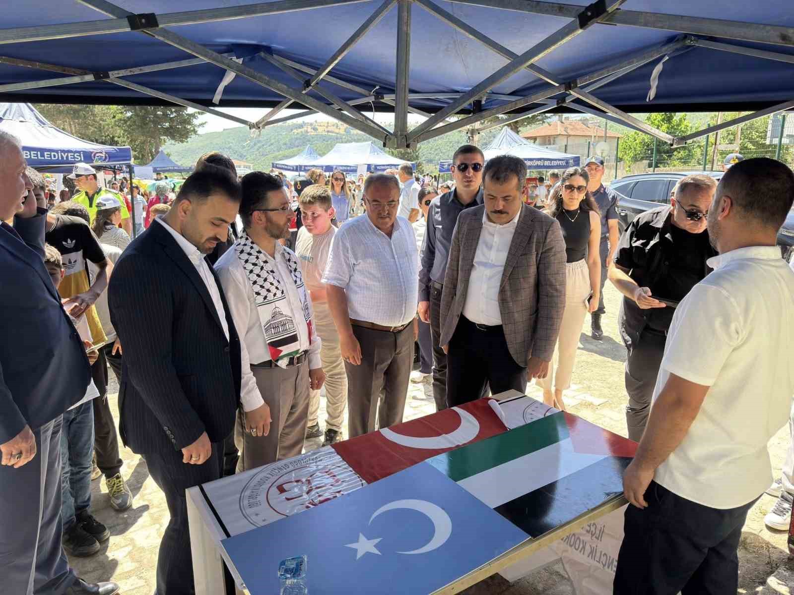 Vezirk&ouml;pr&uuml;&rsquo;de &ccedil;ocuk şenliği renkli g&ouml;r&uuml;nt&uuml;lere sahne oldu
