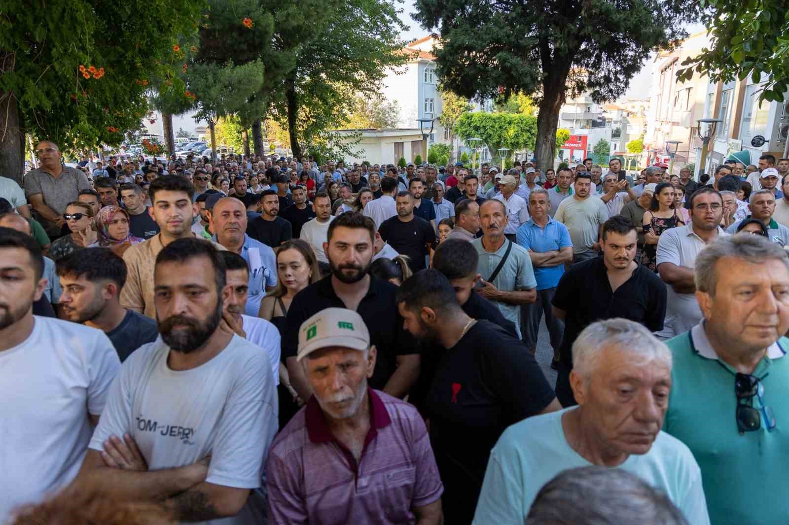 Manavgat’ta tutuklanan belediye başkanı Nefi Kara’ya destek mitingi