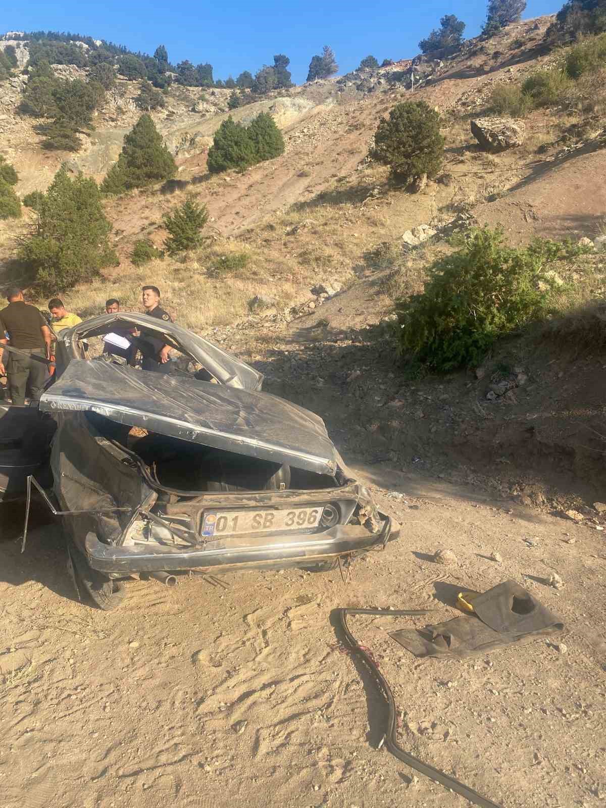 Otomobil u&ccedil;uruma yuvarlandı: 1 &ouml;l&uuml;, 7 yaralı
