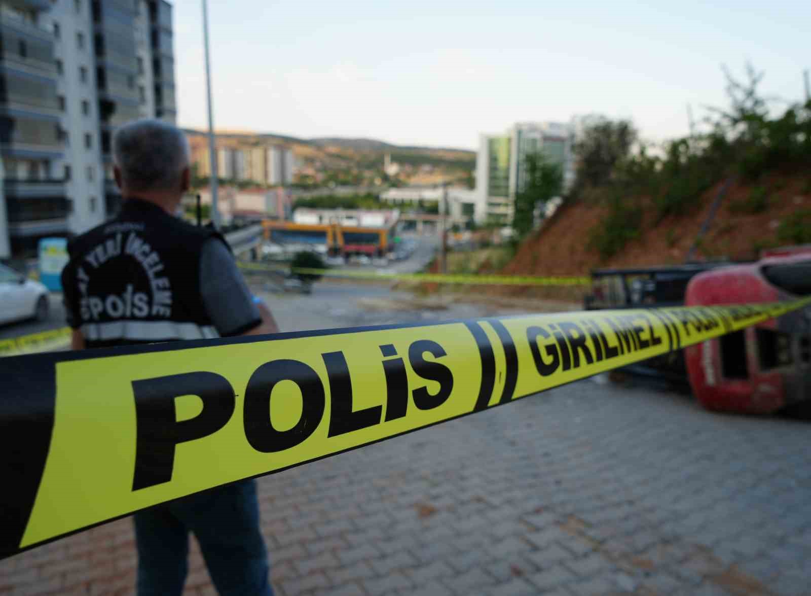 Forkliftin altında kalan 16 yaşındaki sürücü hayatını kaybetti