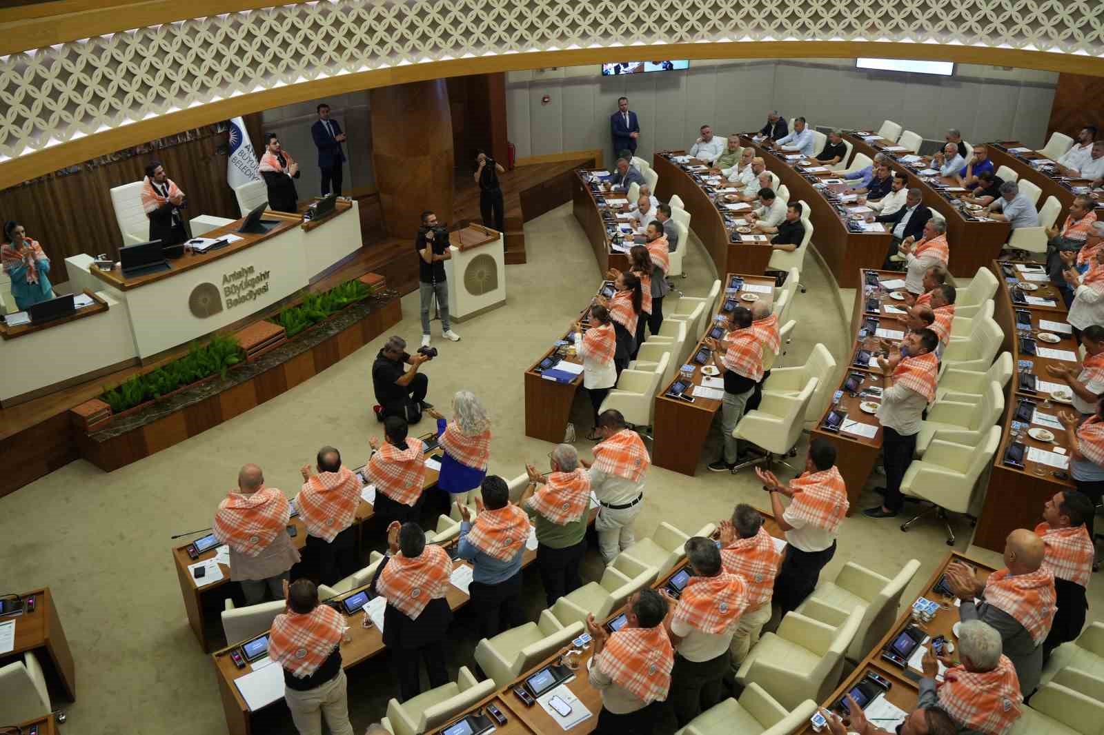 Antalya Büyükşehir Belediye Meclisi, Böcek’in tutuklanmasının ardından ilk kez toplandı