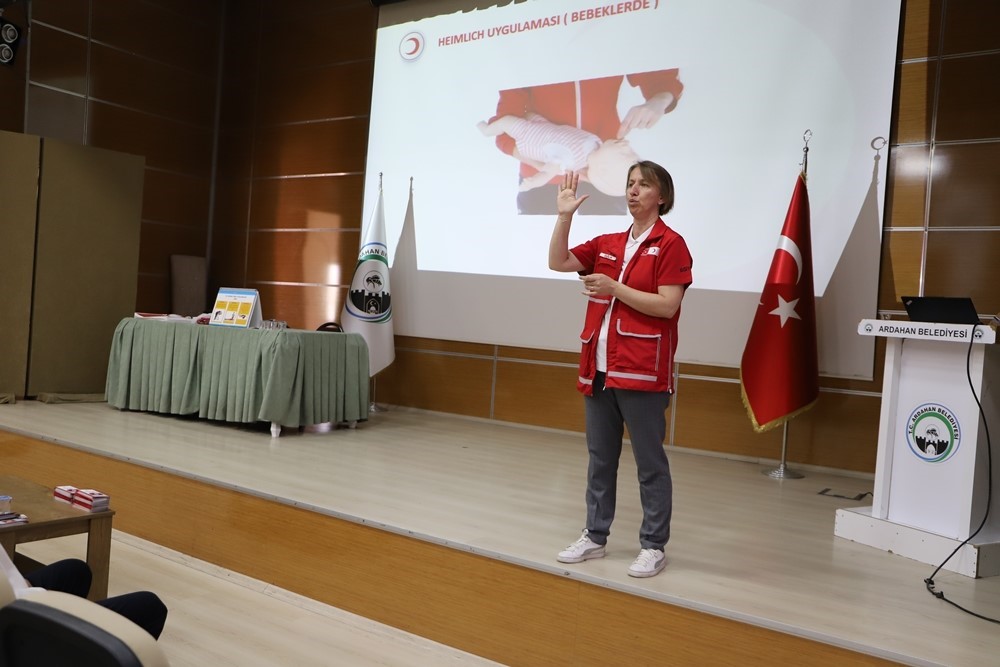 Kızılay’dan Belediye personeline ilk yardım eğitimi