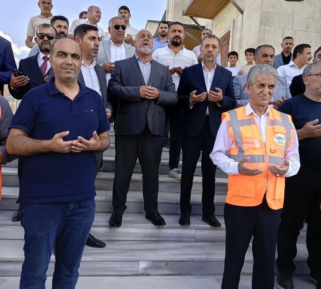 Patnoslular Recep Tayyip Camii&rsquo;nde aşurede buluştu
