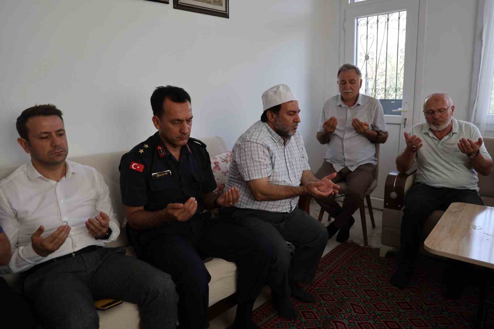 ehit Murat zkozanolu, ahadetinin 14nc ylnda dualarla anld

